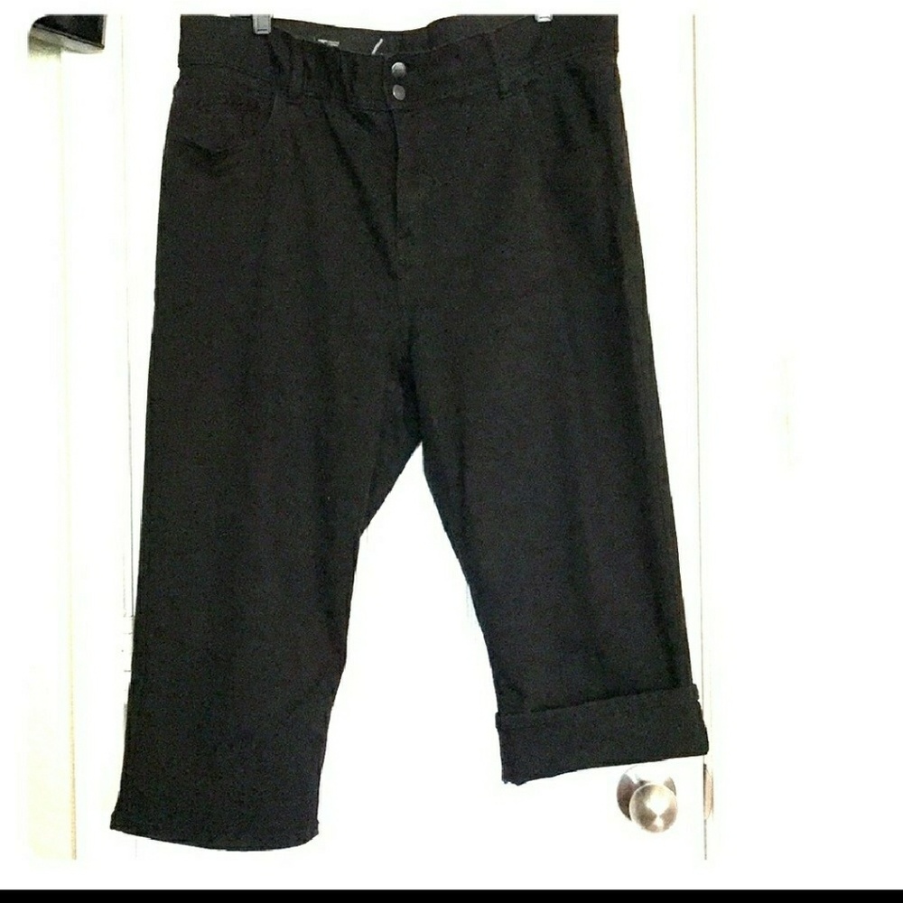 Tummy control black Capri